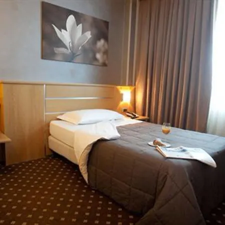 Garda 4* Montichiari